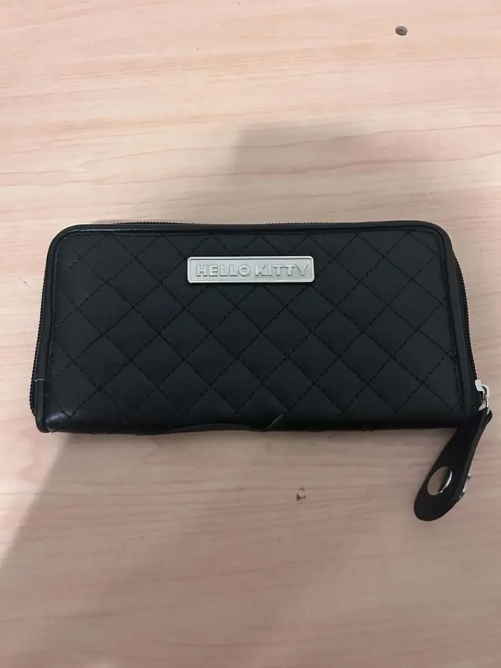 Vintage Y2K Hello Kitty Quilted Black Round Zip Long Wallet